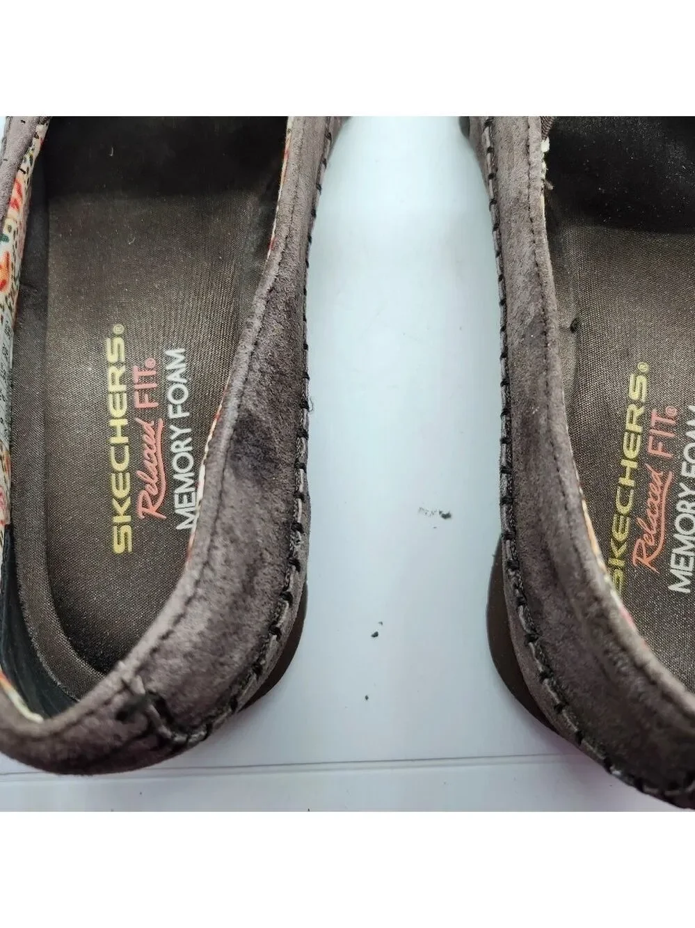 Skechers Leather Suede Slip-On Loafers with Contrast Stitching Sz 9
